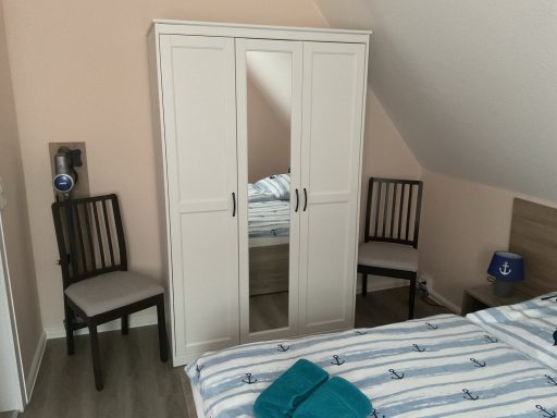 120cm breiter Kleiderschrank